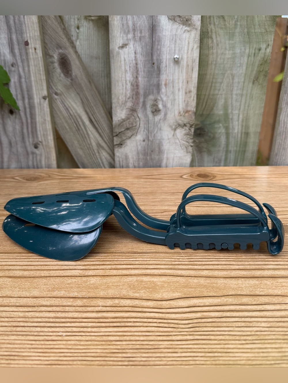 Vintage Plastic Adjustable Shoe Shaper Inserts Mens